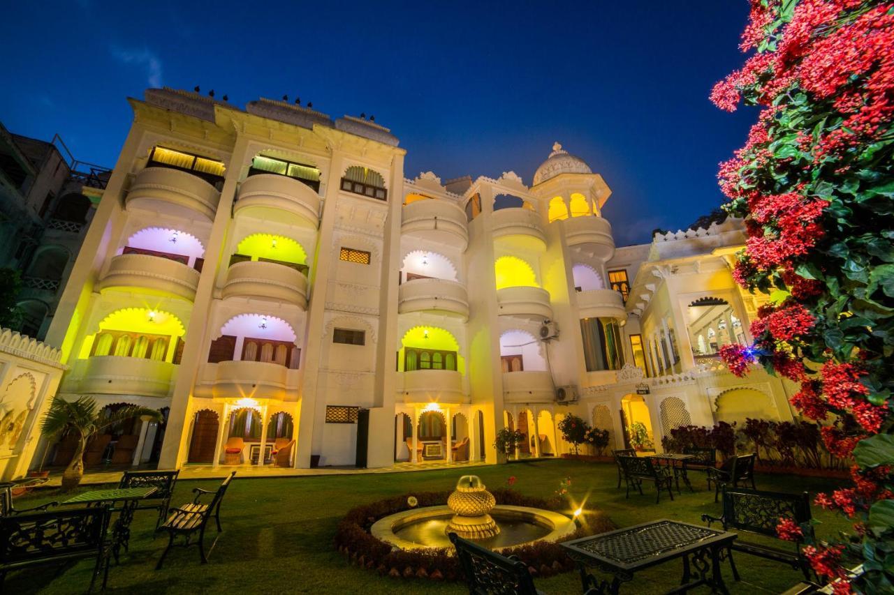 Swaroop Vilas - Lake Facing Boutique Hotel Udaipur Exterior photo